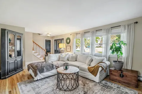 93 N Country Road Shoreham NY 11786