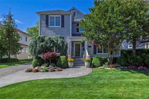 71 Shepherd Street Rockville Centre NY 11570