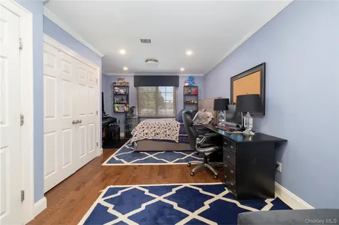 71 Shepherd Street Rockville Centre NY 11570