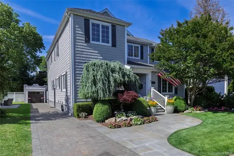 71 Shepherd Street Rockville Centre NY 11570