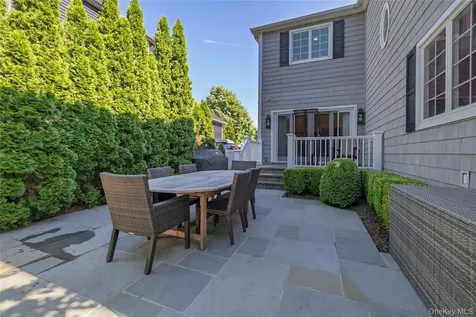 71 Shepherd Street Rockville Centre NY 11570