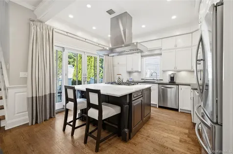 71 Shepherd Street Rockville Centre NY 11570