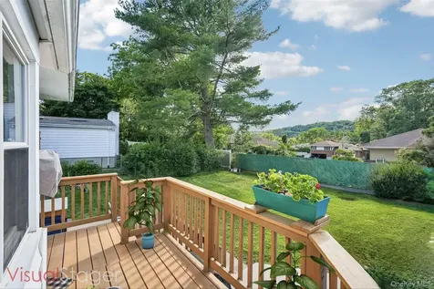 11 Lenroc Drive White Plains NY 10607
