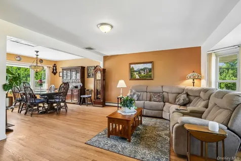 11 Lenroc Drive White Plains NY 10607