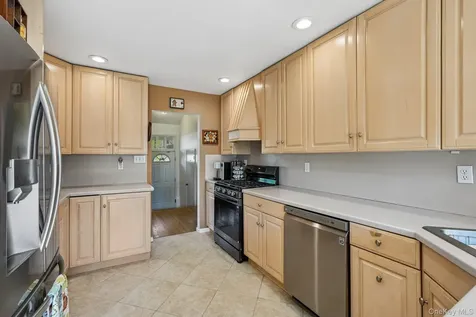 11 Lenroc Drive White Plains NY 10607
