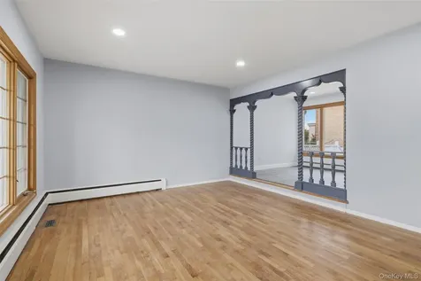 4146 New York Avenue Island Park NY 11558