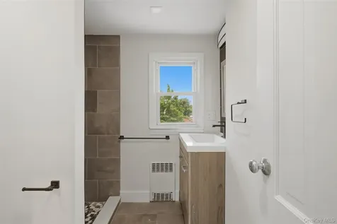 4146 New York Avenue Island Park NY 11558