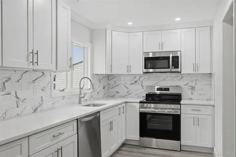 4146 New York Avenue Island Park NY 11558