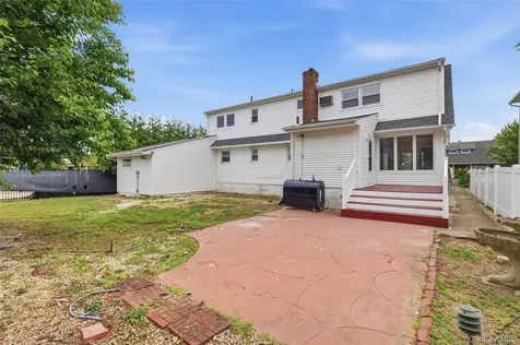 4146 New York Avenue Island Park NY 11558