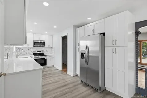 4146 New York Avenue Island Park NY 11558