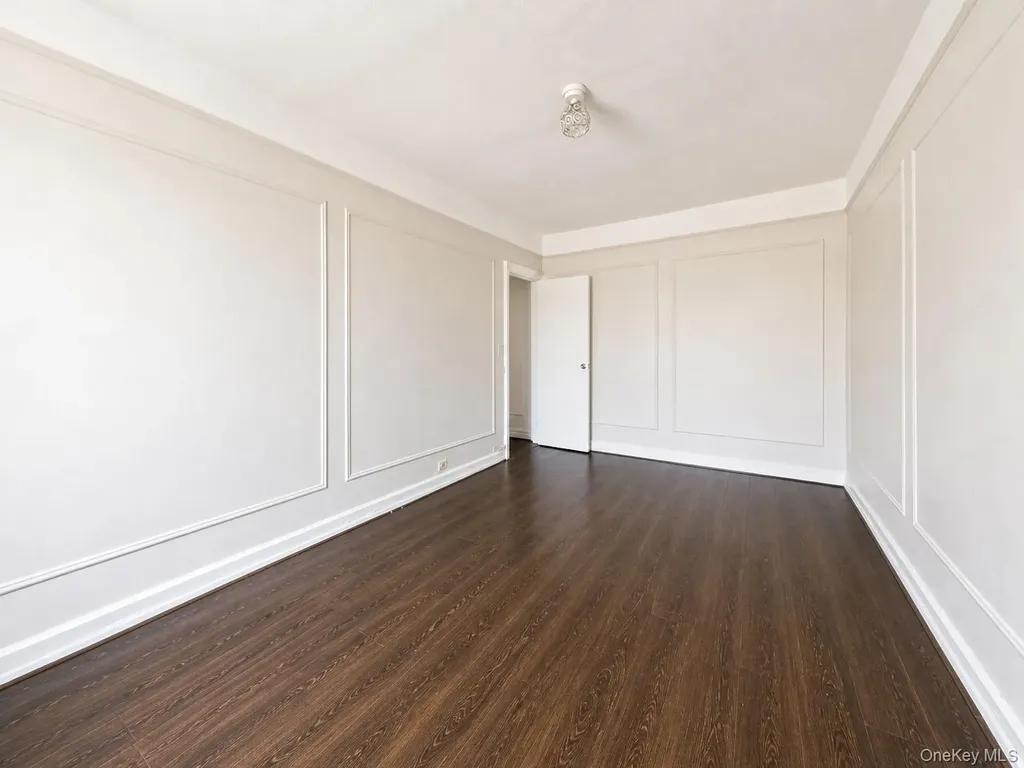 700 Oakland Place Bronx NY 10457