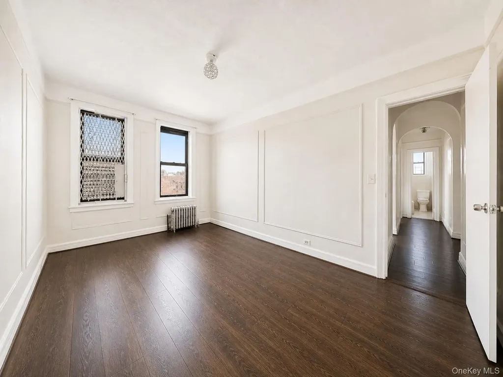 700 Oakland Place Bronx NY 10457