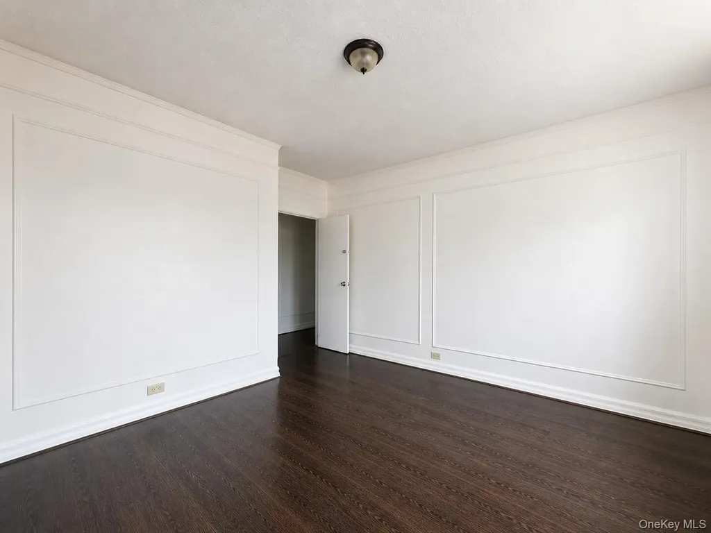 700 Oakland Place Bronx NY 10457