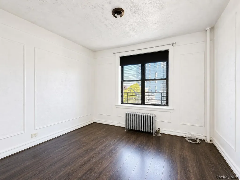 700 Oakland Place Bronx NY 10457