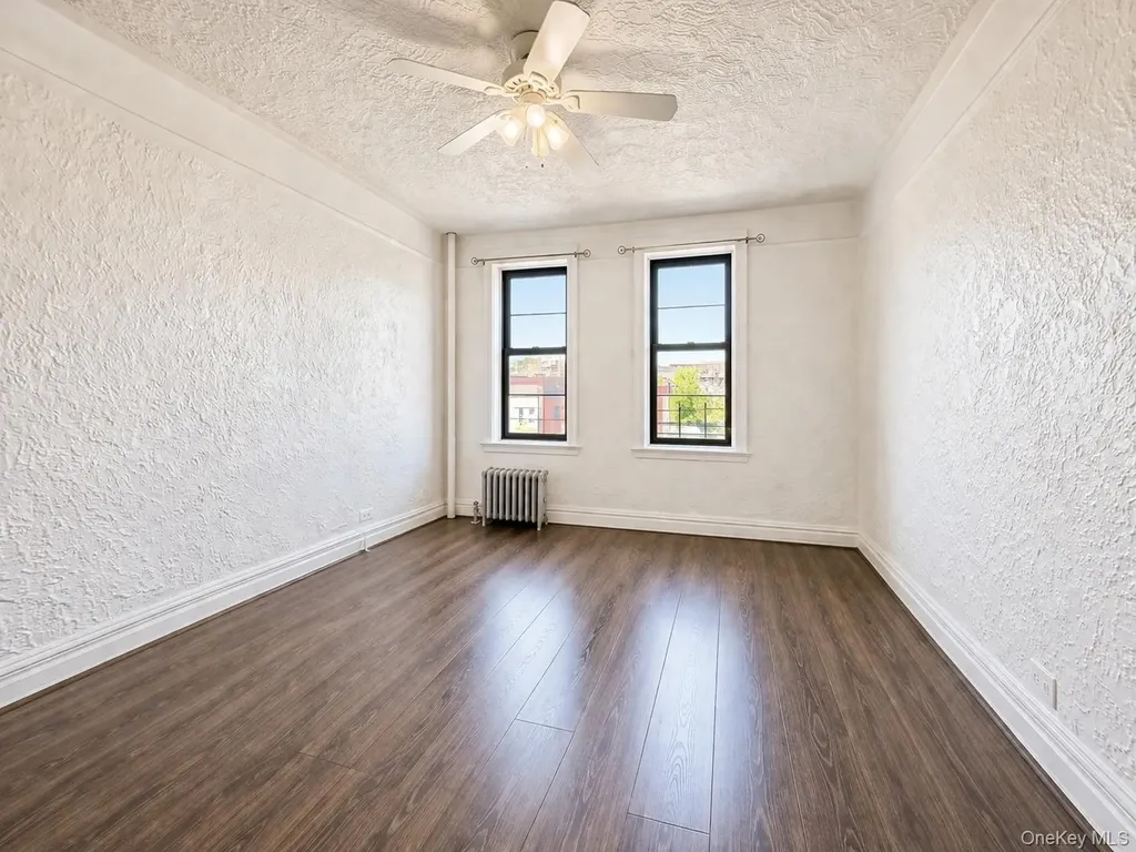 700 Oakland Place Bronx NY 10457
