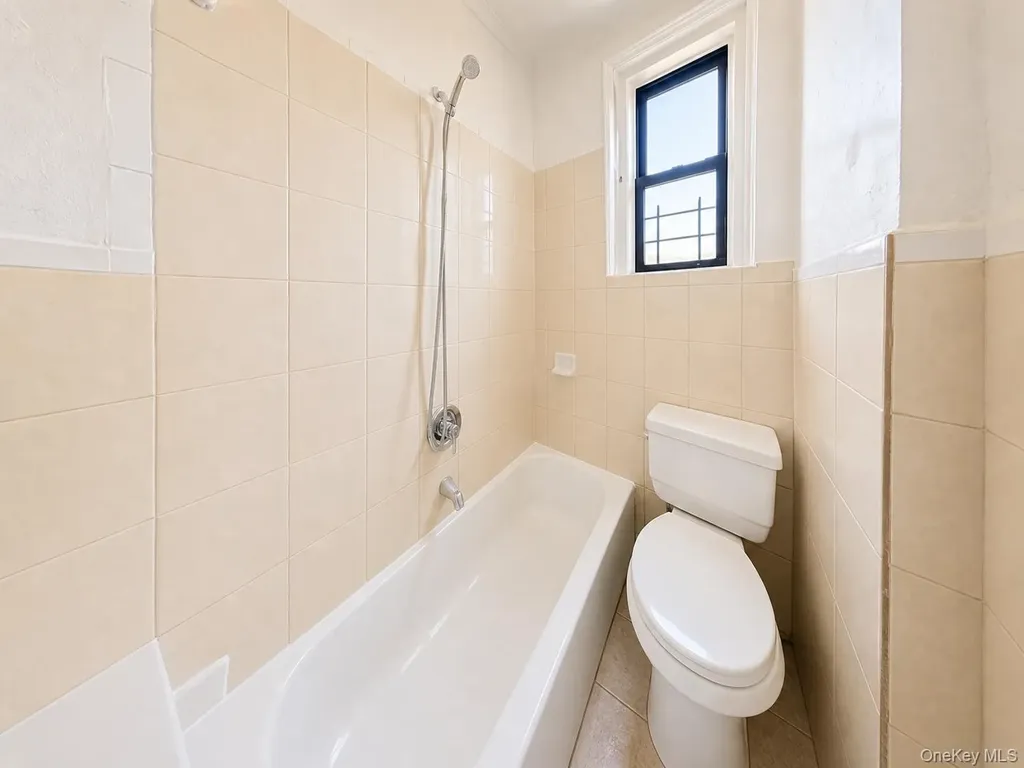700 Oakland Place Bronx NY 10457