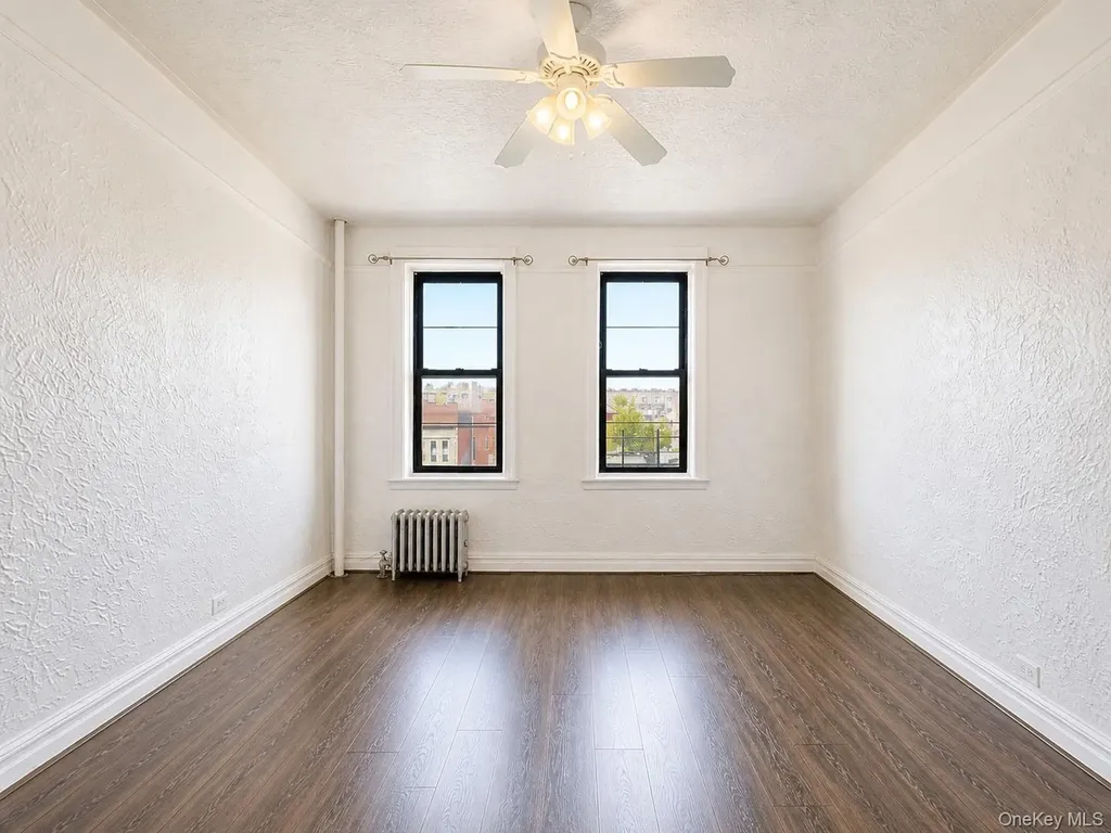 700 Oakland Place Bronx NY 10457