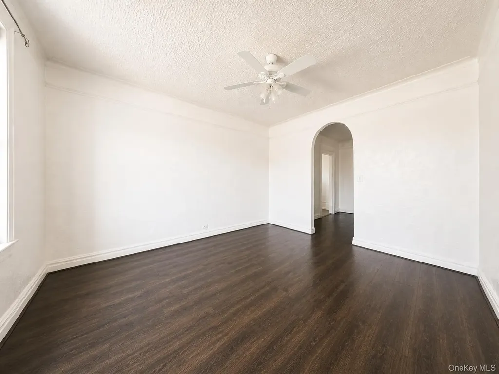 700 Oakland Place Bronx NY 10457