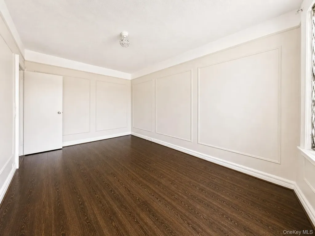 700 Oakland Place Bronx NY 10457