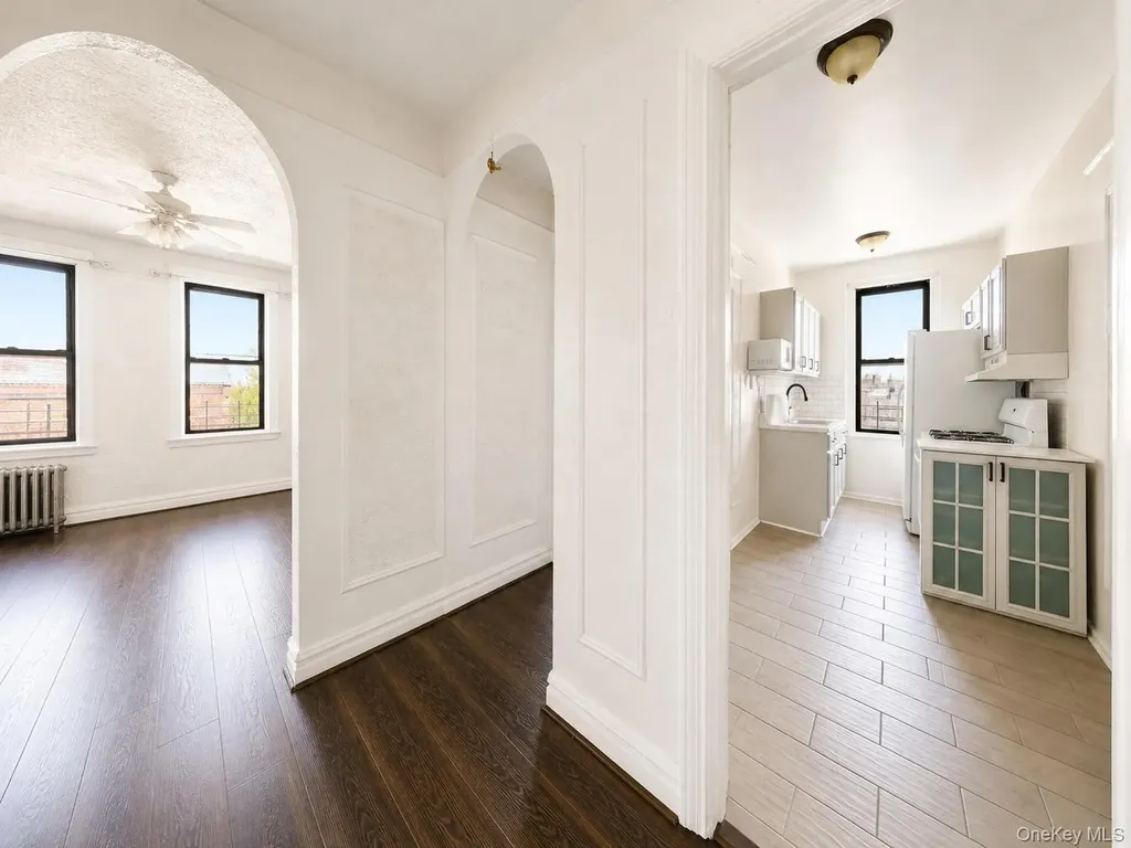 700 Oakland Place Bronx NY 10457