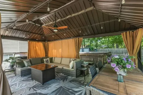 52 Elmhurst Avenue Medford NY 11763