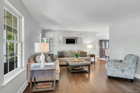 52 Elmhurst Avenue Medford NY 11763