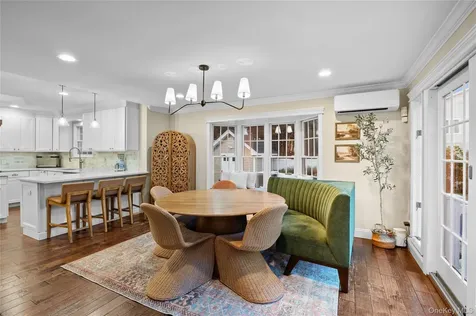 152 Bay Drive Massapequa NY 11758