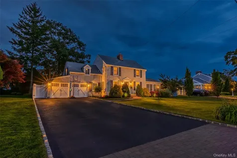 152 Bay Drive Massapequa NY 11758