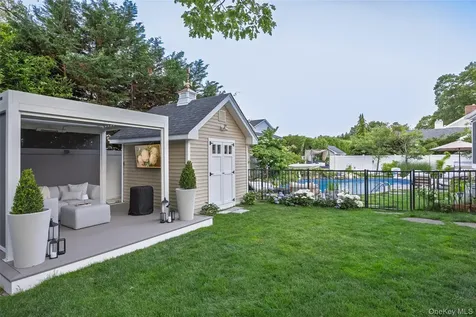 152 Bay Drive Massapequa NY 11758