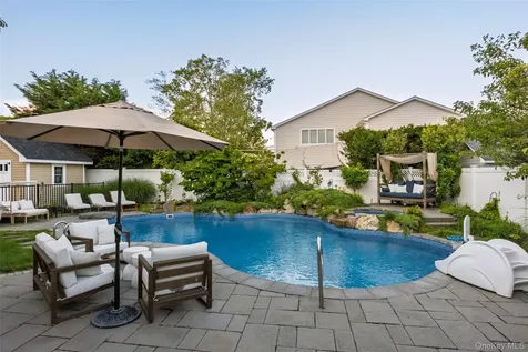 152 Bay Drive Massapequa NY 11758