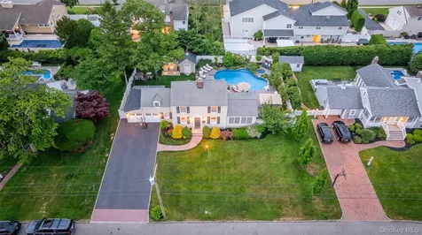 152 Bay Drive Massapequa NY 11758