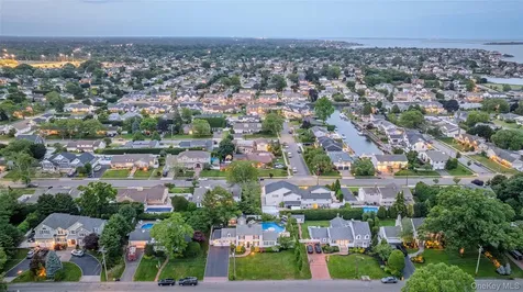 152 Bay Drive Massapequa NY 11758