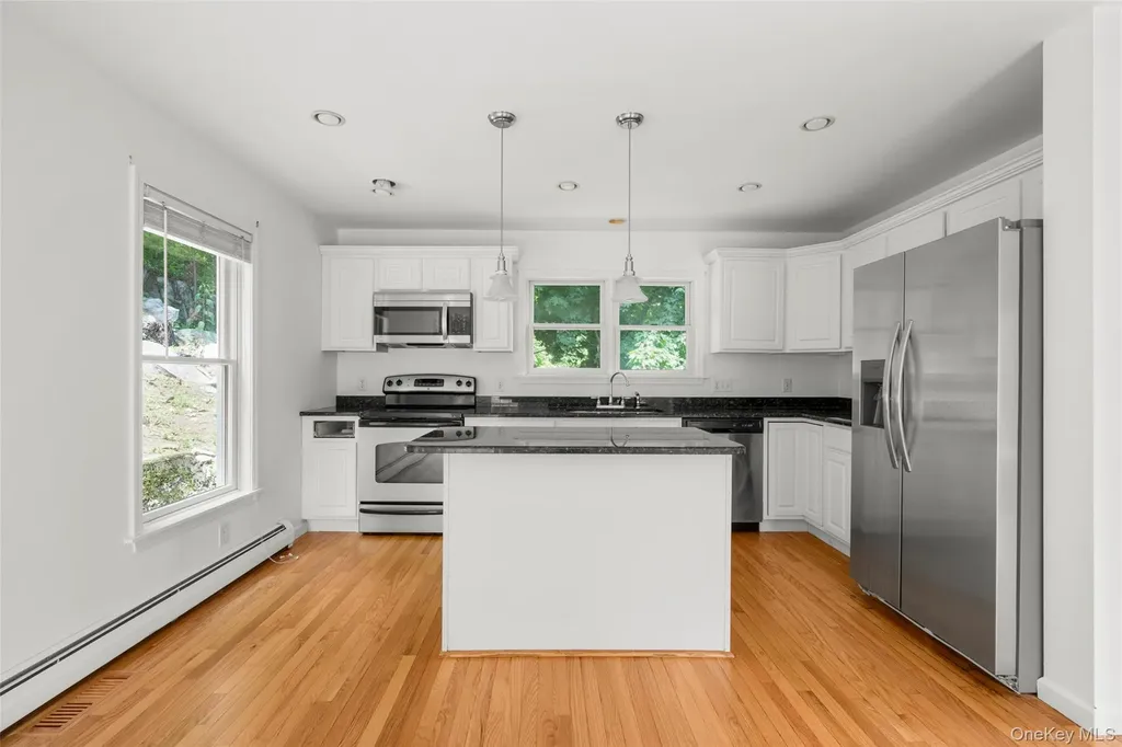 109 Tanglewylde Road Lake Peekskill NY 10537
