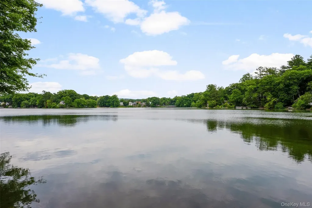109 Tanglewylde Road Lake Peekskill NY 10537