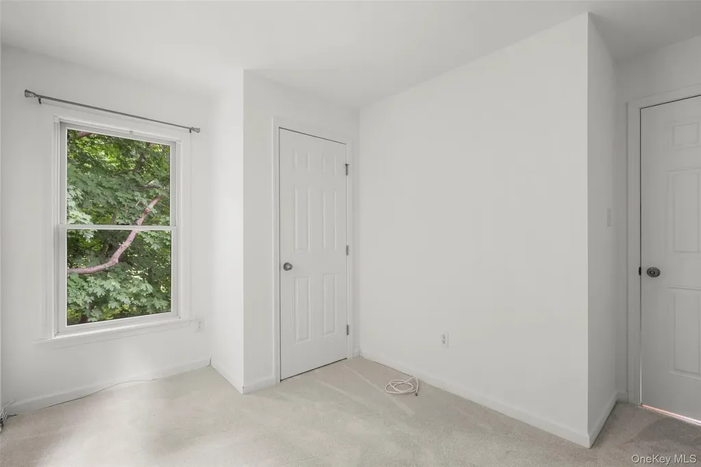109 Tanglewylde Road Lake Peekskill NY 10537