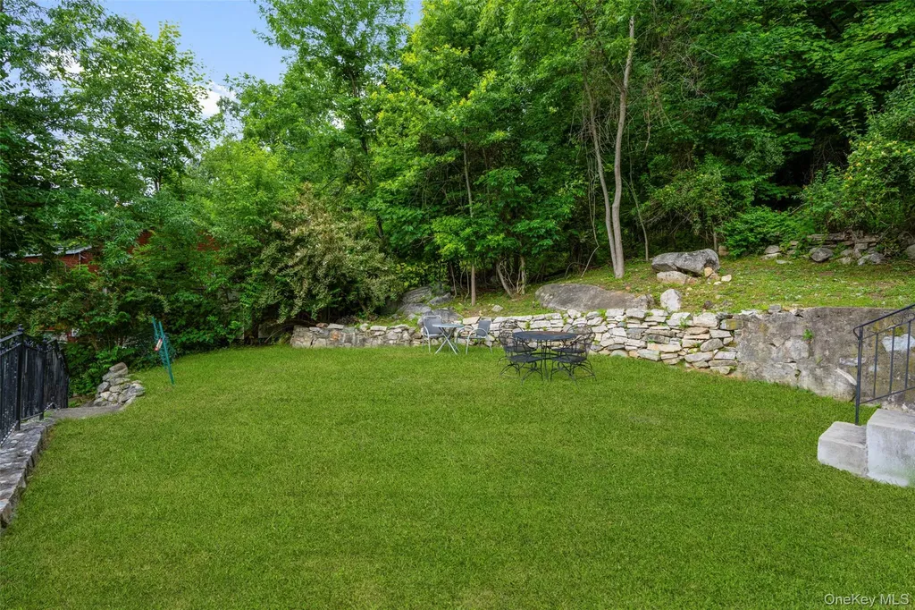109 Tanglewylde Road Lake Peekskill NY 10537