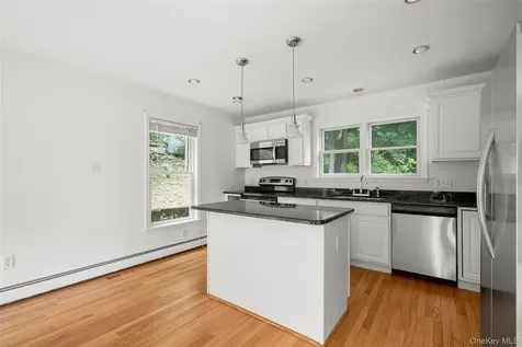 109 Tanglewylde Road Lake Peekskill NY 10537