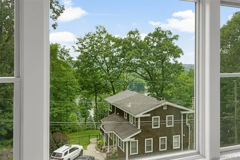 109 Tanglewylde Road Lake Peekskill NY 10537