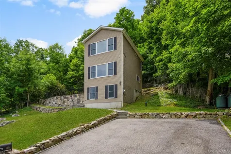 109 Tanglewylde Road Lake Peekskill NY 10537
