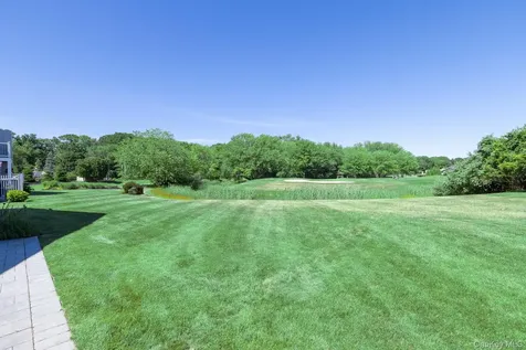 4004 The Fairway Baiting Hollow NY 11933