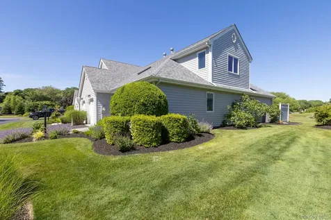4004 The Fairway Baiting Hollow NY 11933