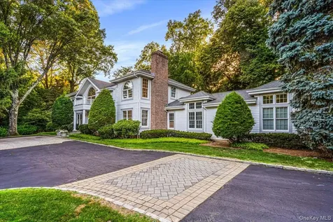 11 Wenwood Drive Brookville NY 11545