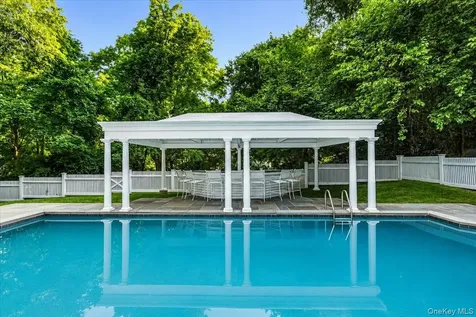 11 Wenwood Drive Brookville NY 11545