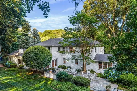 11 Wenwood Drive Brookville NY 11545