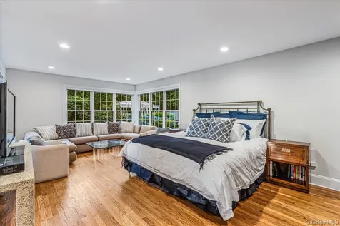 11 Wenwood Drive Brookville NY 11545