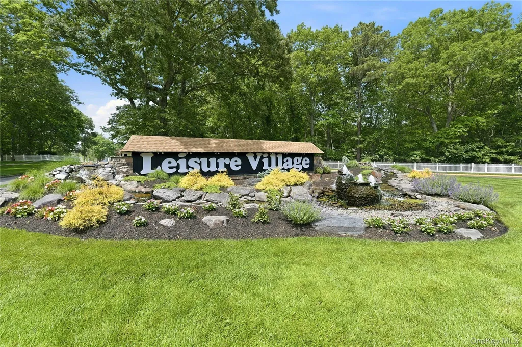 133 Eastbourne Court Ridge NY 11961