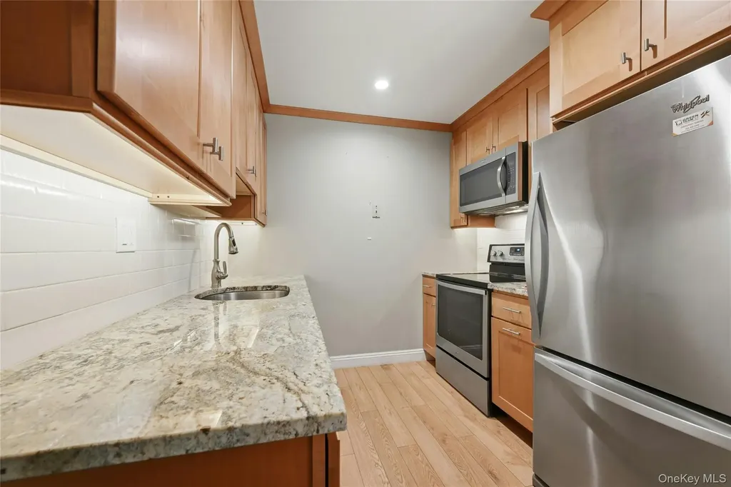 133 Eastbourne Court Ridge NY 11961