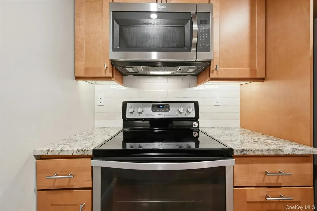 133 Eastbourne Court Ridge NY 11961