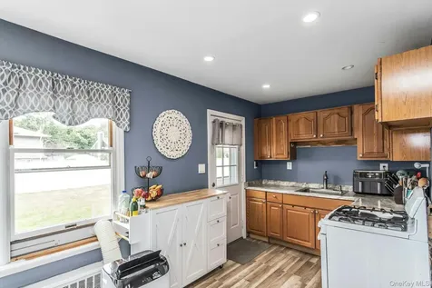 9 Pompano Lane Massapequa Park NY 11762