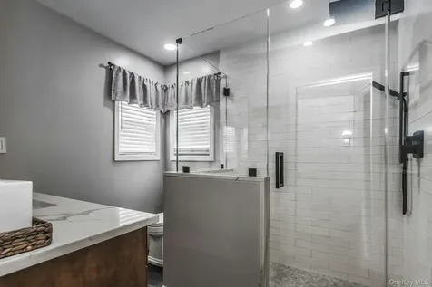 9 Pompano Lane Massapequa Park NY 11762